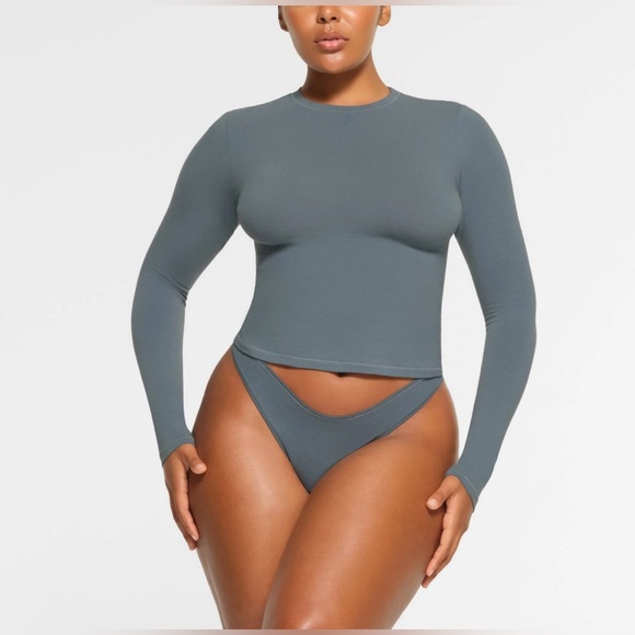 SKIMS Tops - NWT SKIMS $56 Cotton Jersey Long Sleeve T-shirt in the color Kyanite